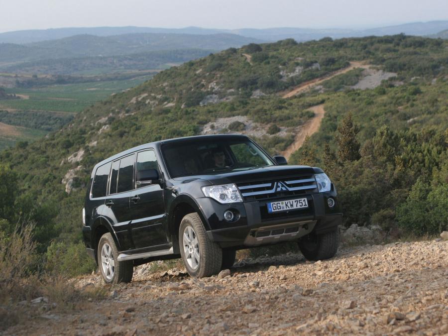  Mitsubishi Pajero 5-Door 2006 года  (фото 35 из 38)
